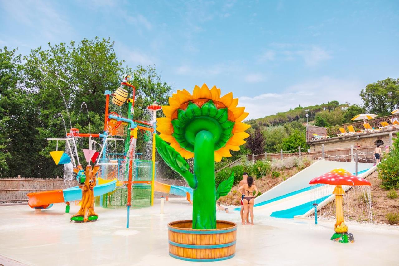Le Pianacce Camping Village Кастаньєто-Кардуччі Екстер'єр фото