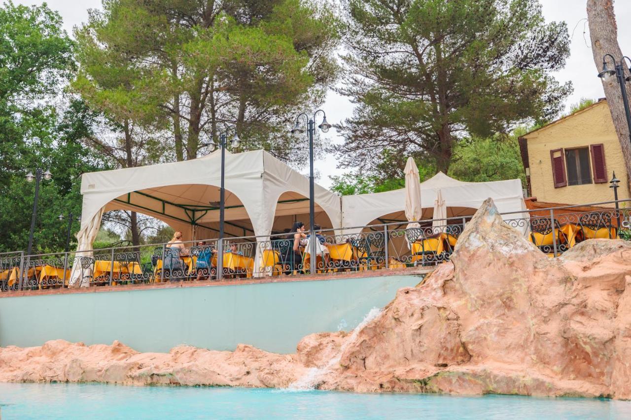 Le Pianacce Camping Village Кастаньєто-Кардуччі Екстер'єр фото